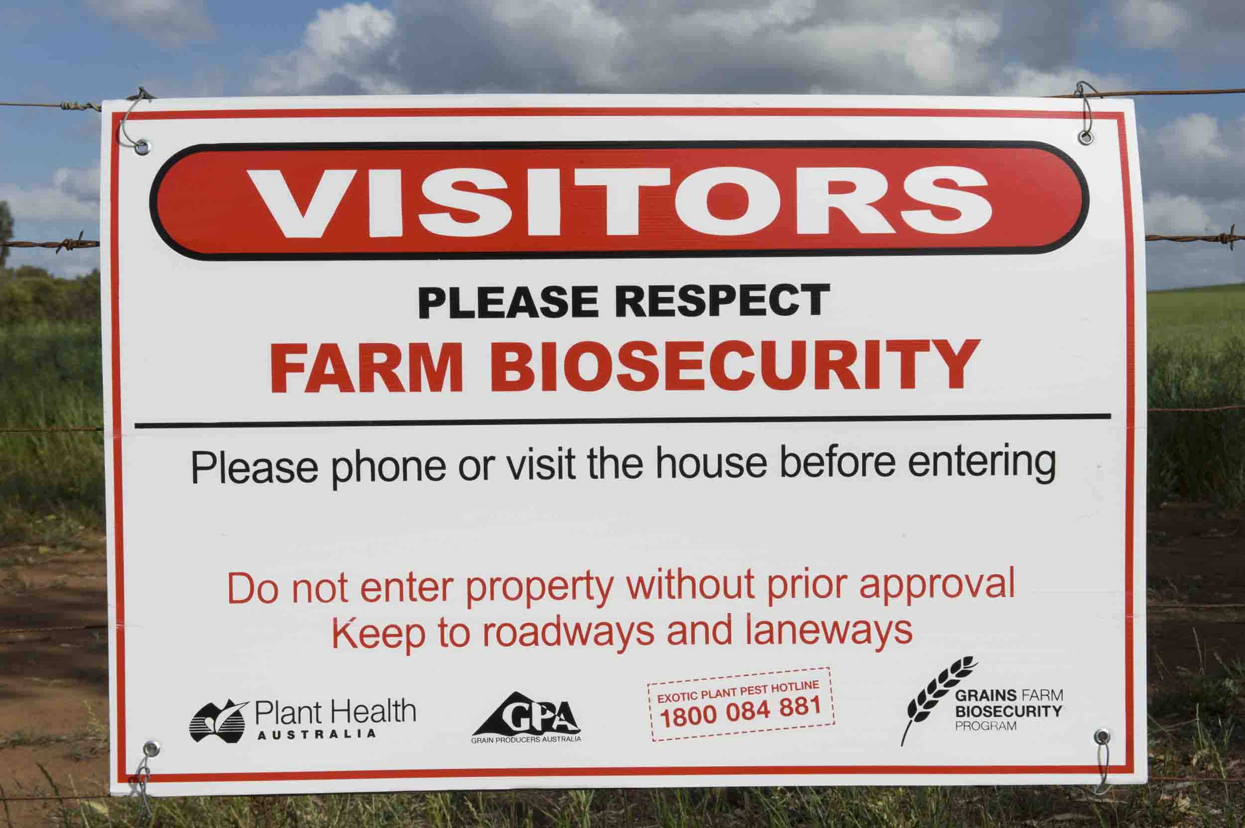 Biosecurity sign at York trial site